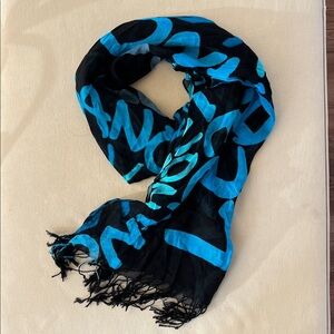 Black and Blue Graphic Scarf 🧣
